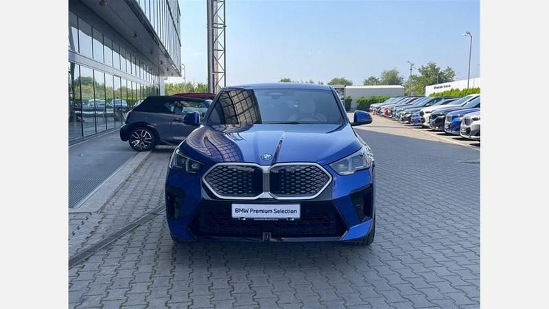 Second-hand BMW iX2 Comfort Edition 150 kW (204 CP) 2025 Albastru portimao metalizat metalizat SUV