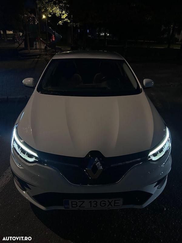 Culoarealb Utilizat 2023 Renault Mégane IV Berlinǎ | 13.500 EUR (Preț bun) - Imagine 1/4