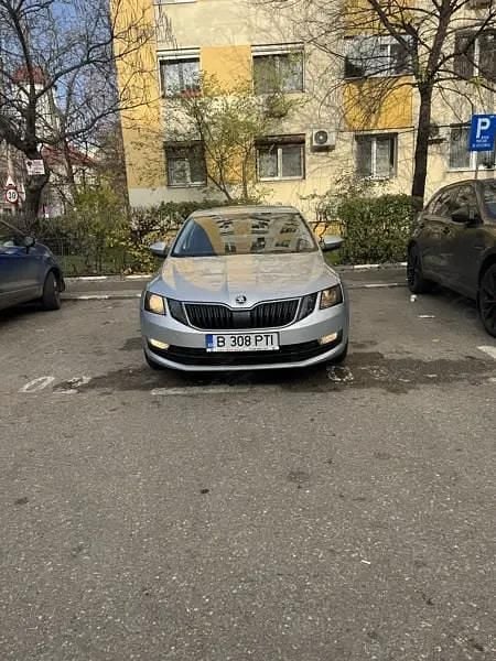 Argintiu Second-hand 2020 Skoda Octavia Berlinǎ | 9.500 EUR (Preț bun) - Imagine 1/4