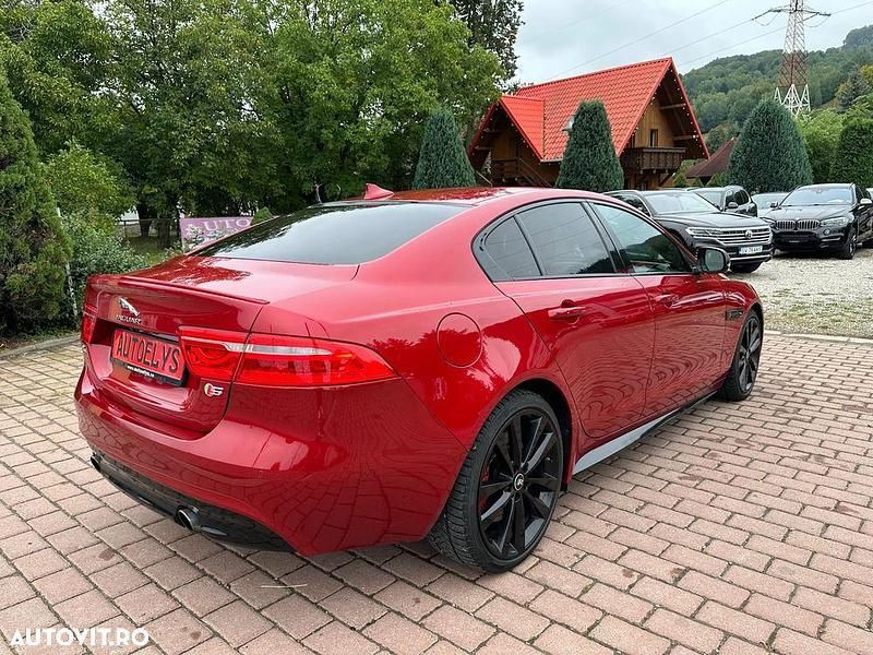 Culoarealte culori Utilizat 2016 Jaguar XE S Berlinǎ | 17.999 EUR - Imagine 1/4