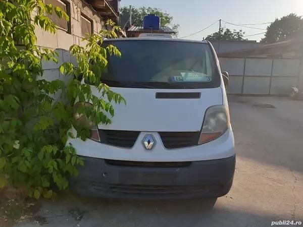 Alb Utilizat 2007 Renault Trafic Van | 3.500 EUR (Super Preț) - Imagine 1/4