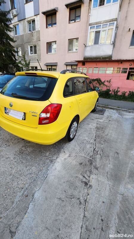 Utilizat 2012 Skoda Fabia Berlinǎ | 3.000 EUR (Preț OK) - Imagine 1/4