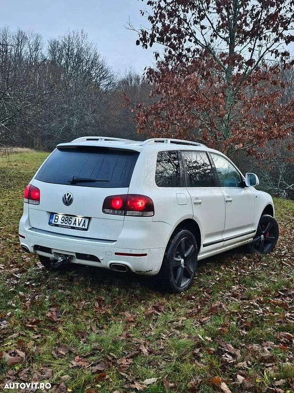Second-hand VW Touareg Individual 225 CP (165 kW) 2008 Culoarealb SUV