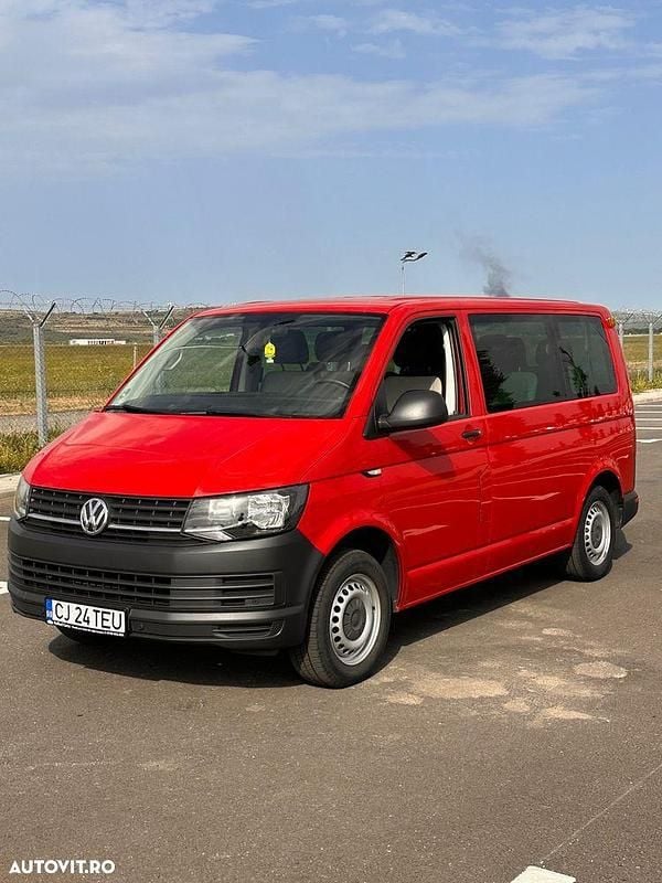 Second-hand VW Transporter Comfortline 84 CP (61 kW) 2017 Culoarerosu Van