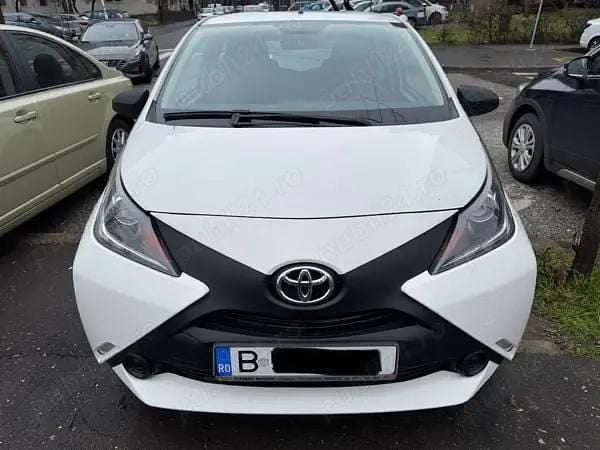 Second-hand Toyota Aygo 69 CP (50 kW) 2017 Alb Hatchback
