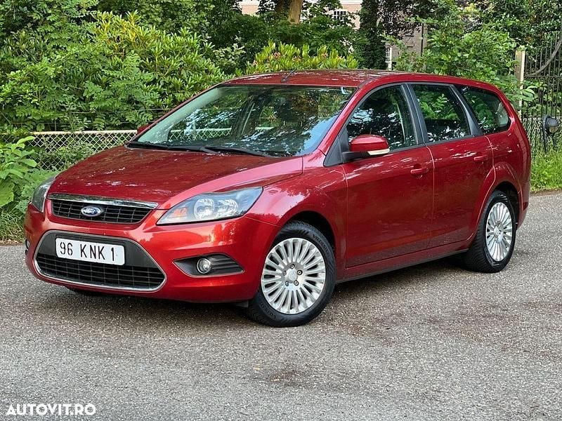 Culoarerosu Utilizat 2011 Ford Focus Titanium Break | 3.590 EUR (Preț bun) - Imagine 1/4