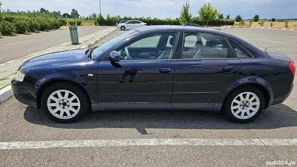Second-hand Audi A4 105 CP (77 kW) 2003 Albastru Berlinǎ