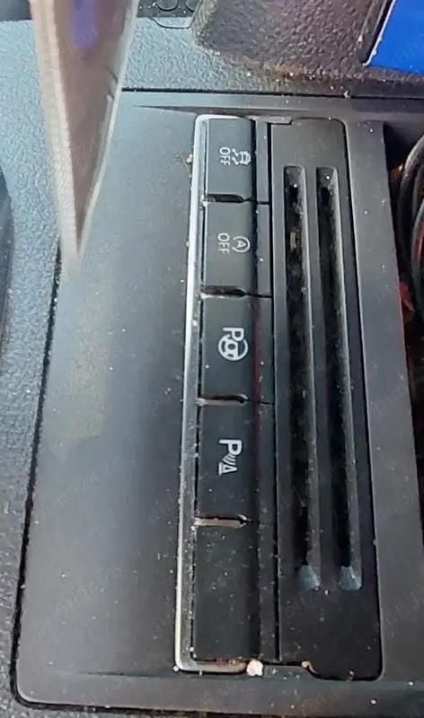 Utilizat 2013 VW Touran Monovolum | 5.150 EUR (Super Preț) - Imagine 1/4