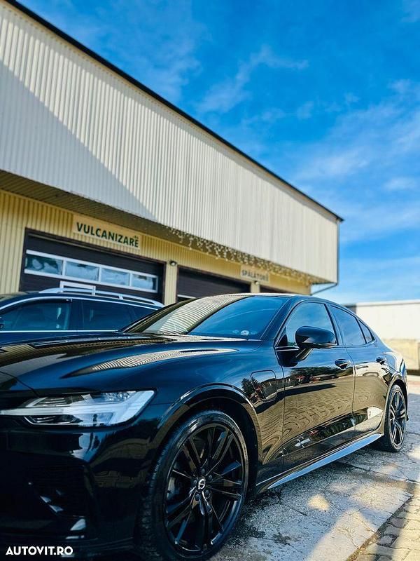 Culoarenegru Utilizat 2021 Volvo S60 Berlinǎ | 31.500 EUR - Imagine 1/3
