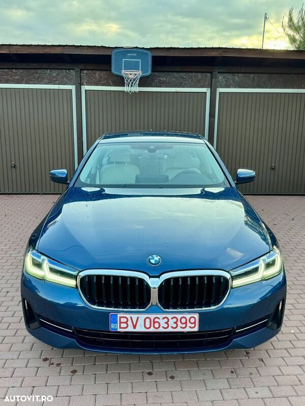 Second-hand BMW 520 Sport Line 184 CP (135 kW) 2022 Albastru Berlinǎ