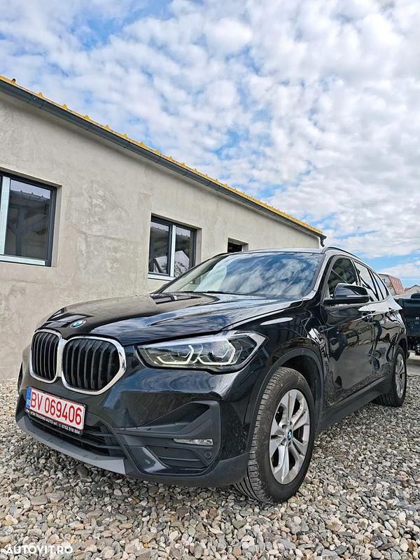 Culoarenegru Utilizat 2020 BMW X1 xLine SUV | 23.490 EUR (Preț OK) - Imagine 1/4