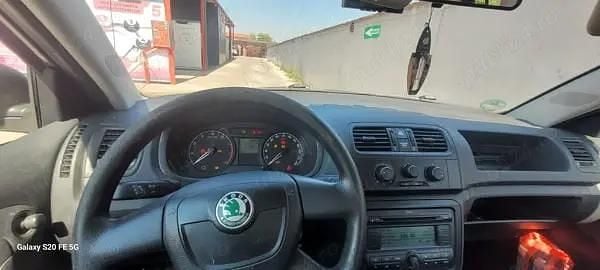 Utilizat 2010 Skoda Fabia Hatchback | 2.000 EUR (Preț bun) - Imagine 1/4