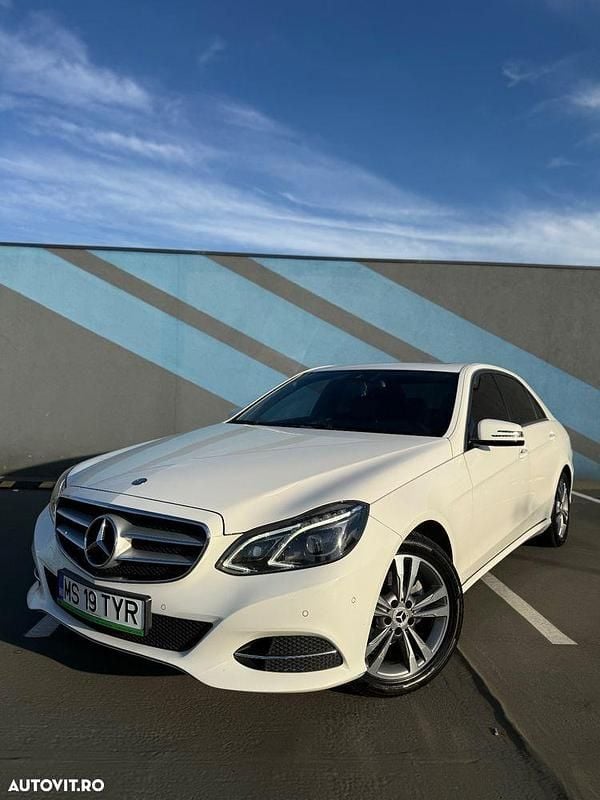 Culoarealb Utilizat 2013 Mercedes E220 Elegance Berlinǎ | 12.999 EUR (Super Preț) - Imagine 1/4