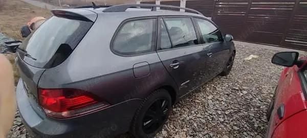 Second-hand VW Golf VI 90 CP (66 kW) 2011 Hatchback