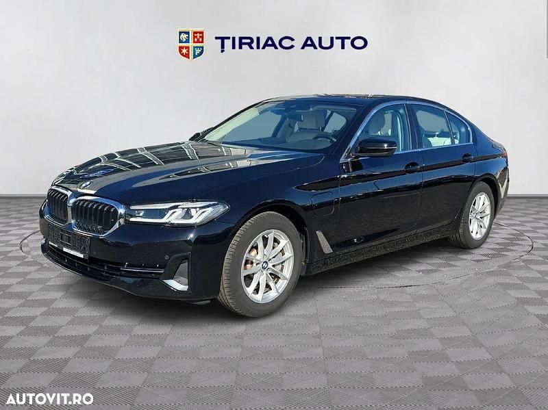 Culoarenegru Utilizat 2020 BMW 530e Berlinǎ | 27.930 EUR (Preț OK) - Imagine 1/4
