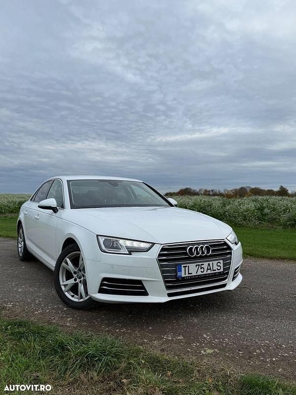 Culoarealb Utilizat 2016 Audi A4 Comfort Berlinǎ | 15.000 EUR (Preț OK) - Imagine 1/4