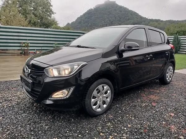 Negru Utilizat 2015 Hyundai i20 Hatchback | 4.150 EUR (Preț OK) - Imagine 1/4