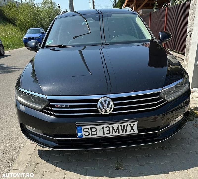 Culoarenegru Utilizat 2016 VW Passat Highline Break | 11.000 EUR (Super Preț) - Imagine 1/4