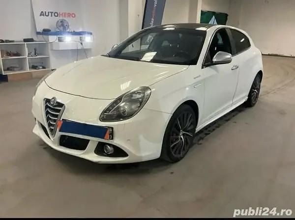 Alb Utilizat 2014 Alfa Romeo Giulietta Hatchback | 6.990 EUR - Imagine 1/4