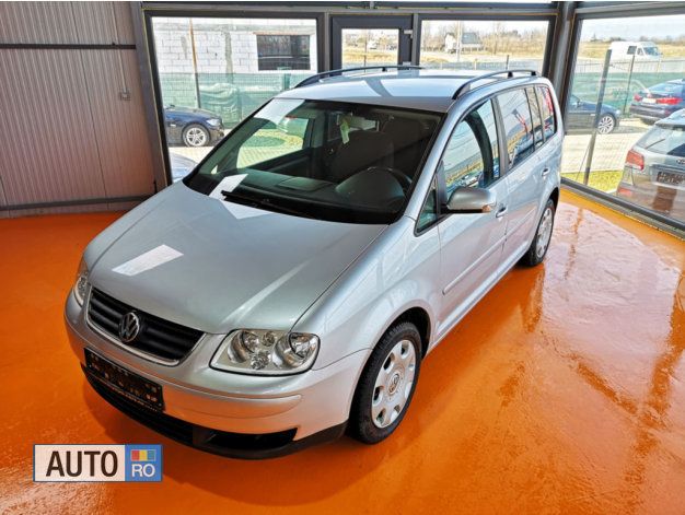 Second-hand VW Touran 130 CP (95 kW) 2005 Gri Monovolum