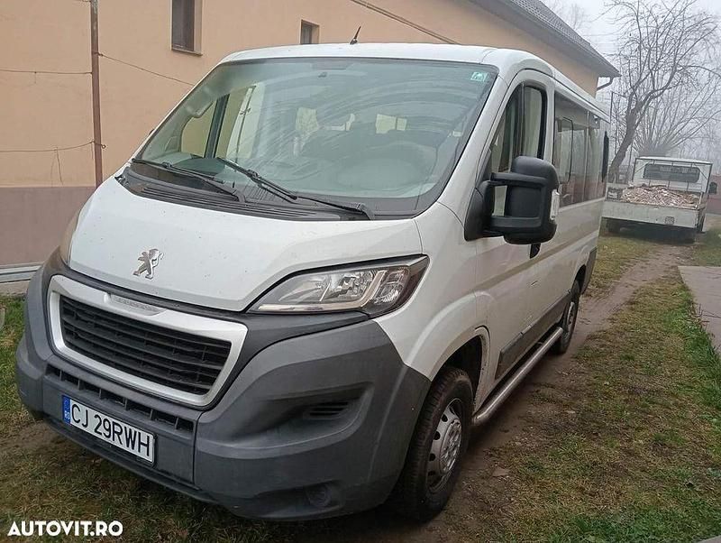 Second-hand Peugeot Boxer 120 CP (88 kW) 2011 Culoarealb Van
