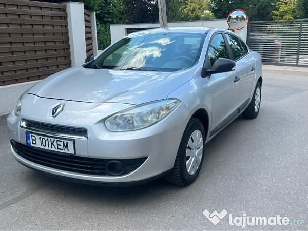 Gri Utilizat 2011 Renault Fluence Berlinǎ | 3.790 EUR - Imagine 1/4