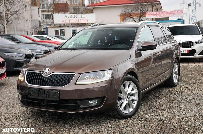 Second-hand Skoda Octavia Elegance 150 CP (110 kW) 2014 Culoaremaro Hatchback