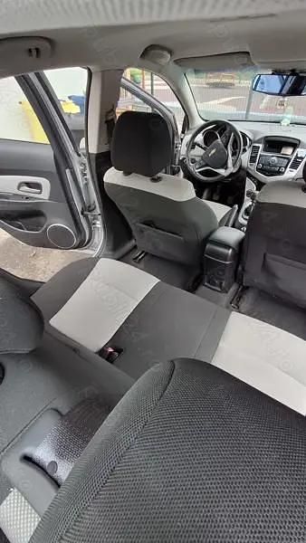 Second-hand Chevrolet Cruze 141 CP (103 kW) 2011 Gri Berlinǎ