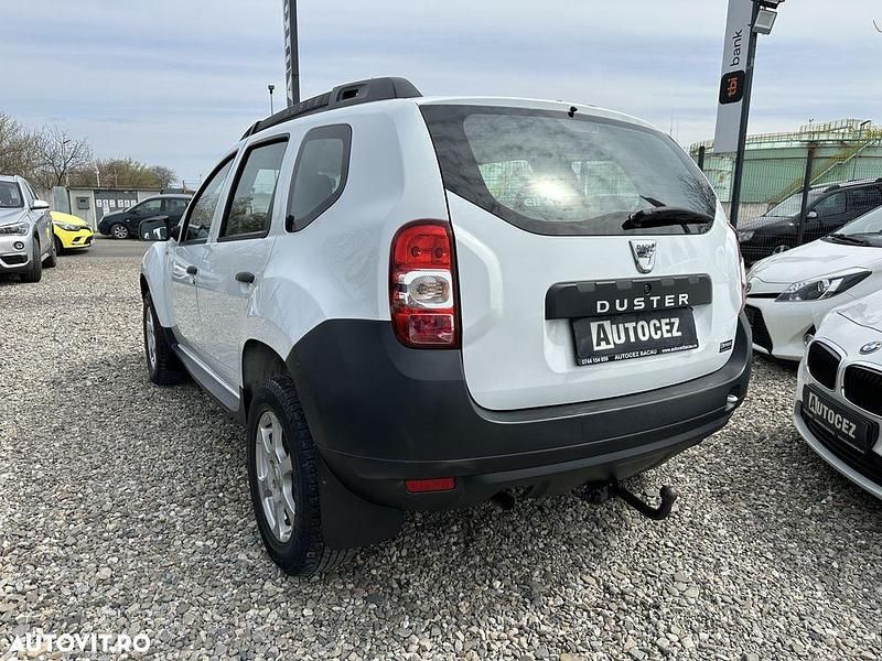Second-hand Dacia Duster 90 CP (66 kW) 2015 Culoarealb SUV