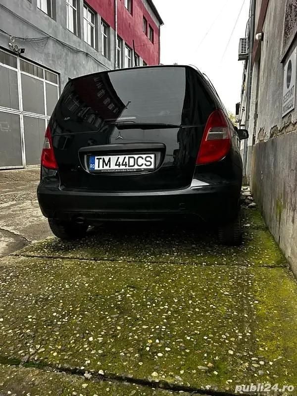 Second-hand Mercedes A200 115 CP (84 kW) 2012 Negru Hatchback