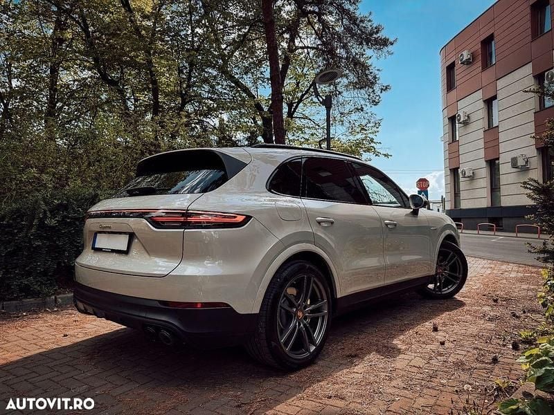 Culoarebej Utilizat 2021 Porsche Cayenne SUV | 76.599 EUR (Scump) - Imagine 1/4