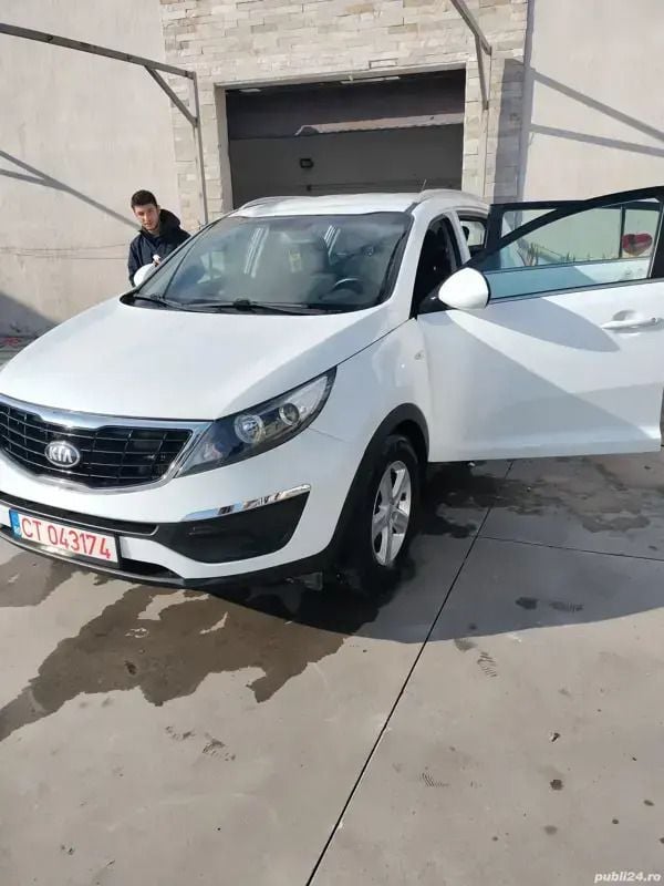 Utilizat 2016 Kia Sportage SUV | 12.500 EUR (Super Preț) - Imagine 1/4