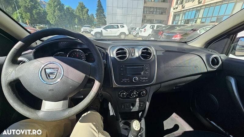 Culoarealb Utilizat 2013 Dacia Logan Berlinǎ | 2.311 EUR (Preț bun) - Imagine 1/4