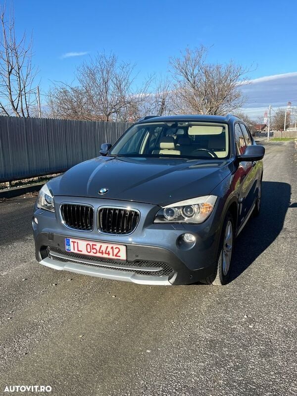 Albastru Utilizat 2011 BMW X1 SUV | 7.400 EUR (Super Preț) - Imagine 1/4