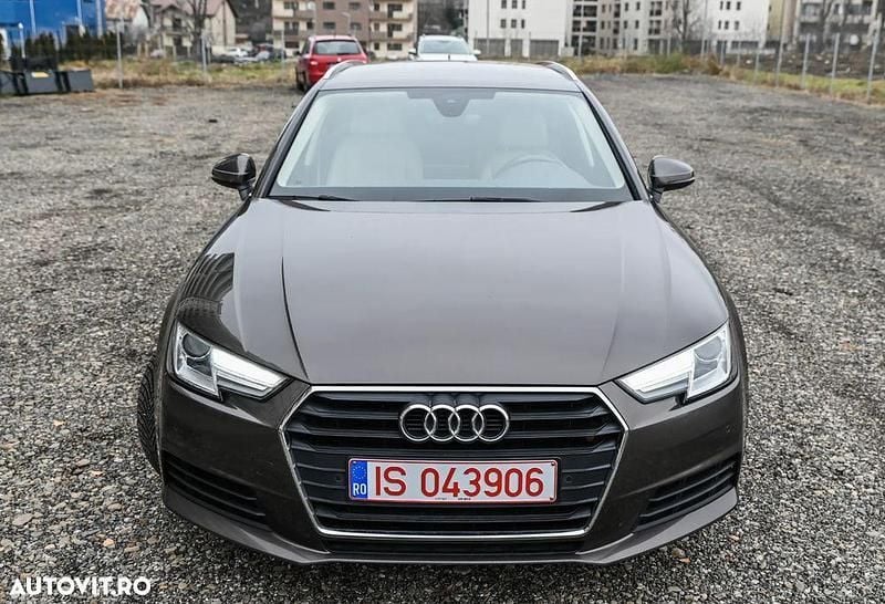 Second-hand Audi A4 Design 150 CP (110 kW) 2017 Maro Break