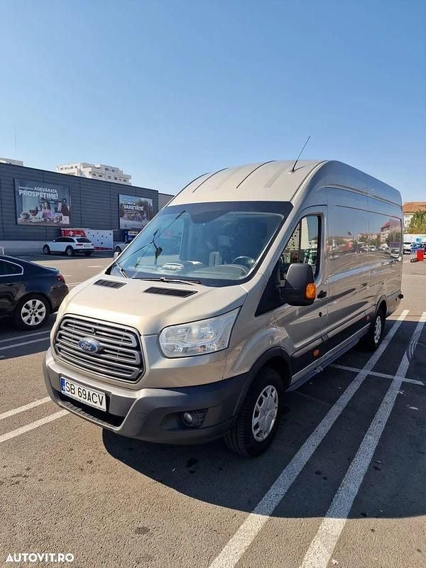 Second-hand Ford Transit Trend 140 CP (102 kW) 2014 Culoarebej Monovolum