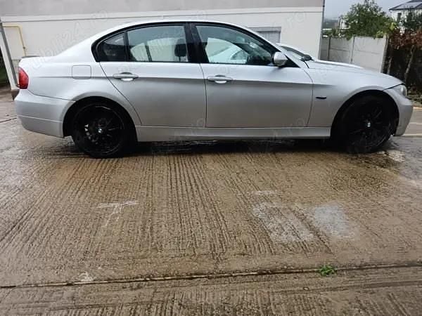 Second-hand BMW 320 174 CP (127 kW) 2007 Berlinǎ