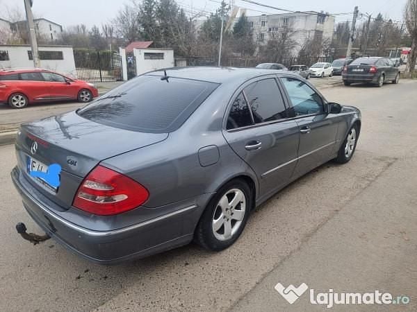 Second-hand Mercedes E200 2004 Berlinǎ