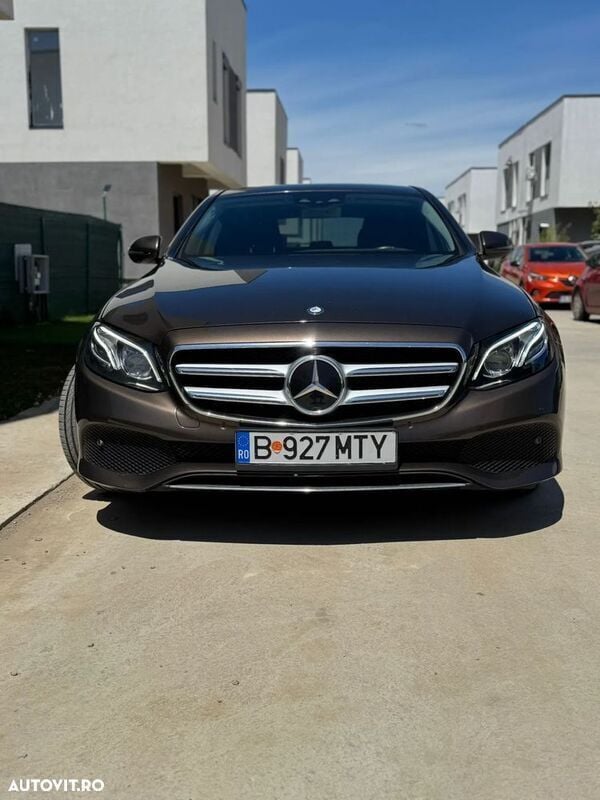 Maro Utilizat 2016 Mercedes E220 Berlinǎ | 18.500 EUR (Preț bun) - Imagine 1/4