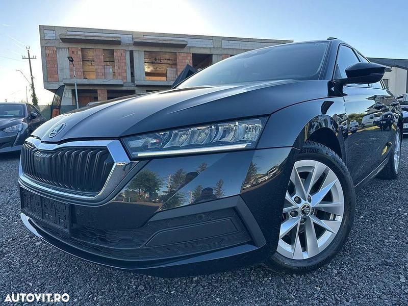 Culoarenegru Utilizat 2021 Skoda Octavia Ambition Break | 15.490 EUR (Preț bun) - Imagine 1/4