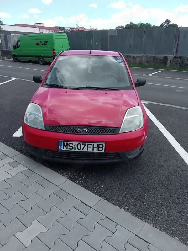Utilizat 2003 Ford Fiesta Hatchback | 1.500 EUR (Preț bun) - Imagine 1/3