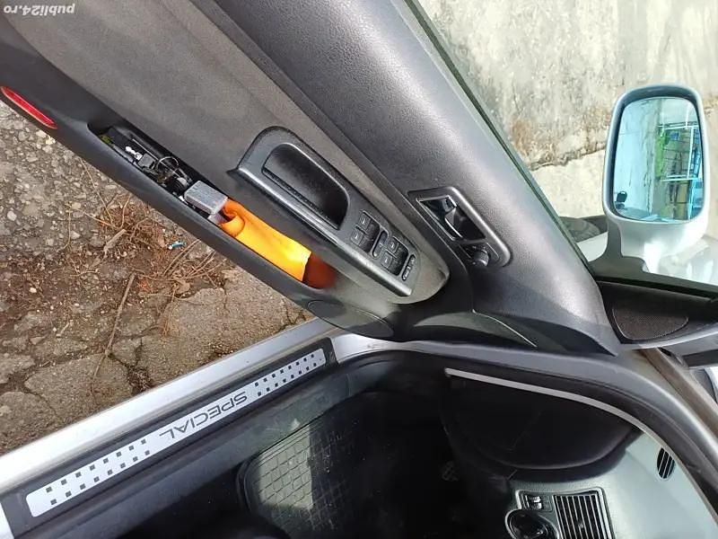 Second-hand VW Golf IV 105 CP (77 kW) 2002 Hatchback