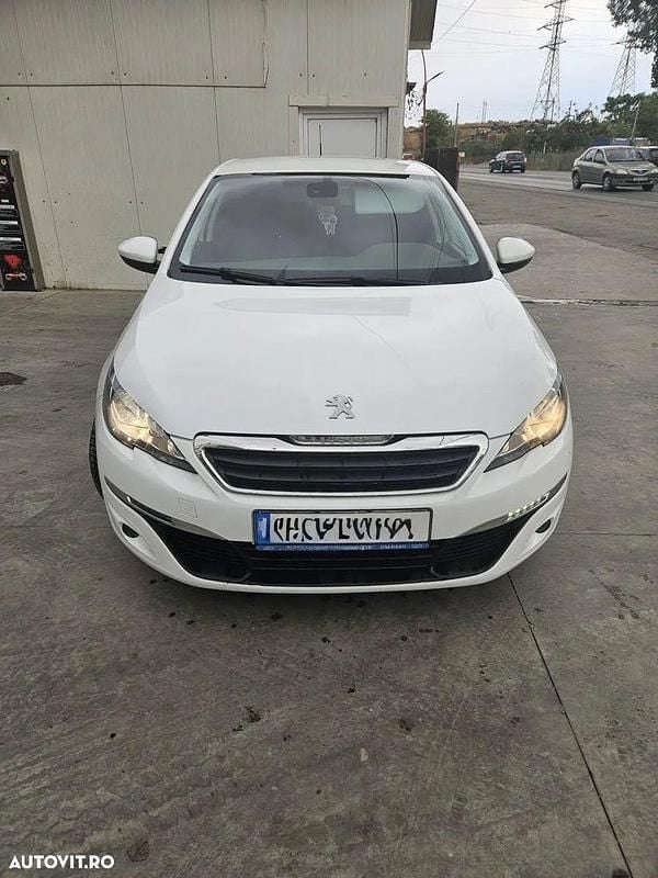 Alb Utilizat 2016 Peugeot 308 | 5.100 EUR (Super Preț) - Imagine 1/4
