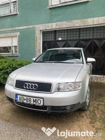 Argintiu Utilizat 2001 Audi A4 Berlinǎ | 2.300 EUR (Puțin scump) - Imagine 1/3