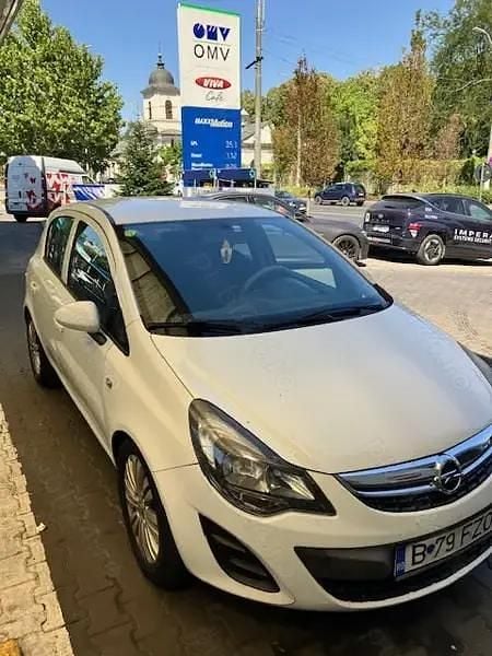 Alb Utilizat 2014 Opel Corsa Berlinǎ | 3.999 EUR (Preț OK) - Imagine 1/4