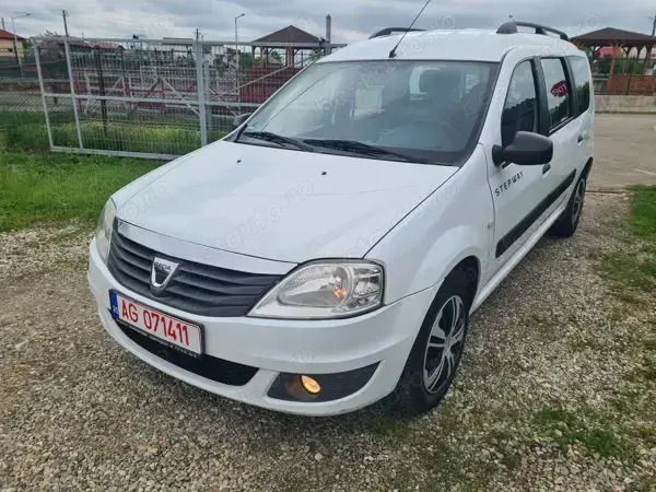 Negru Utilizat 2012 Dacia Logan MCV Break | 3.999 EUR (Preț OK) - Imagine 1/4