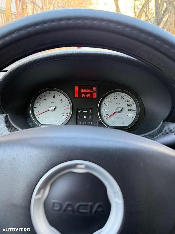 Second-hand Dacia Logan 87 CP (63 kW) 2009 Culoarerosu Berlinǎ