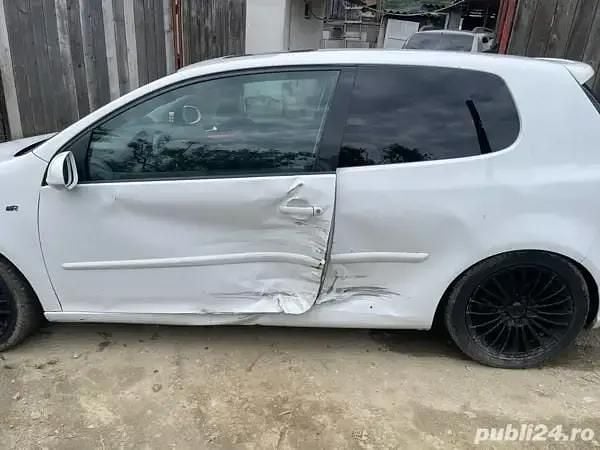 Alb Utilizat 2008 VW Golf V GT Coupe | 2.250 EUR (Preț bun) - Imagine 1/4
