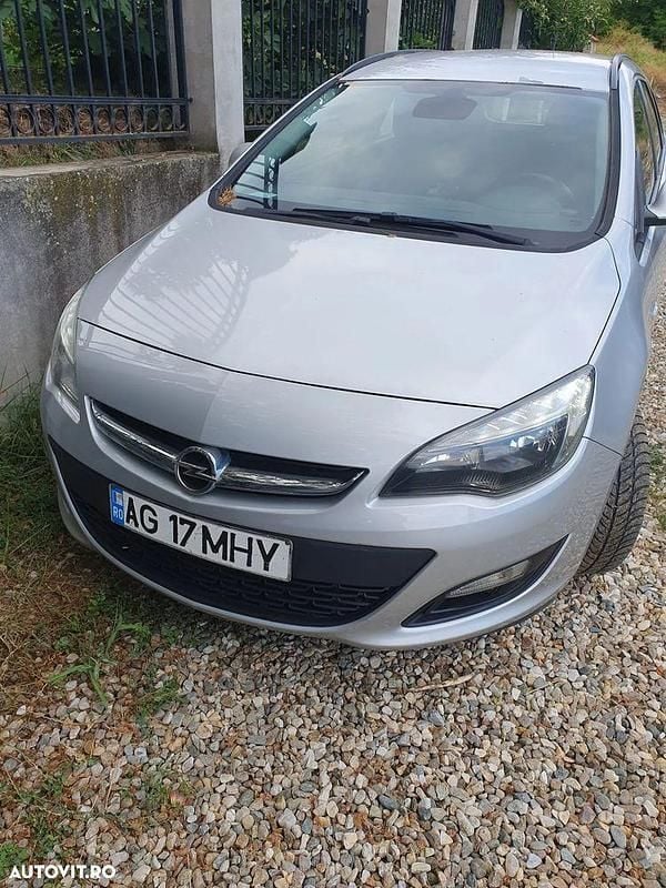 Culoareargint Utilizat 2015 Opel Astra Design Edition Break | 5.700 EUR (Preț OK) - Imagine 1/4