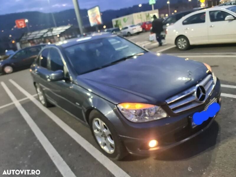 Gri Utilizat 2008 Mercedes C200 Berlinǎ | 3.500 EUR (Super Preț) - Imagine 1/4